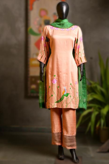 Peach Colour Tunic Hand Painted Suit made of Mulberry and Raw Silk with Organza Dupatta