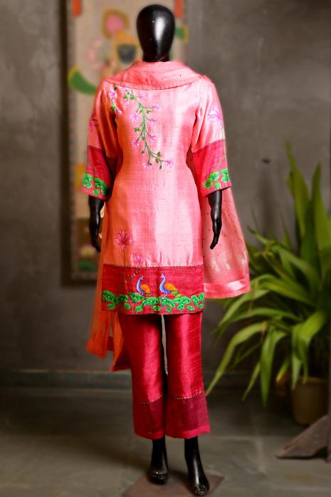 Pink & Red Colour Tunic Hand Painted Suit made of Raw Silk with Organza Dupatta